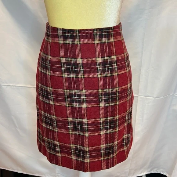 Red plaid skirt size 6 hotsell